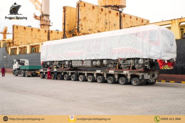 Những phương tiện vận chuyển quá khổ quá tải tại Phú Mỹ