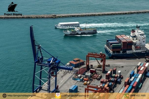 Phụ phí và Local Charge tại Việt Nam