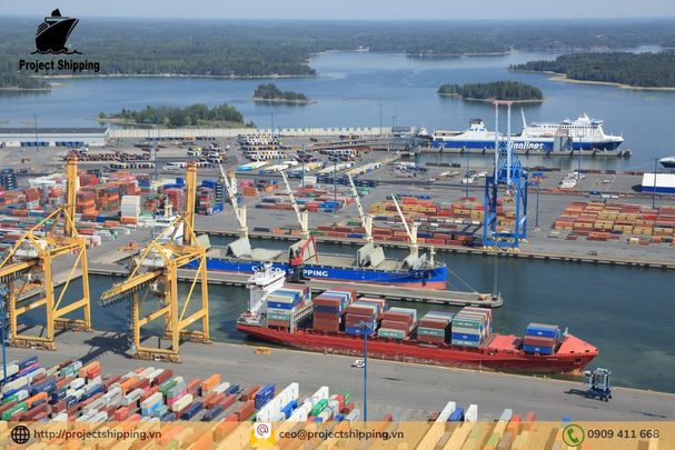 Phụ phí và Local Charge tại Việt Nam