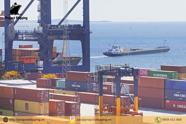 Phụ phí và Local Charge tại Việt Nam