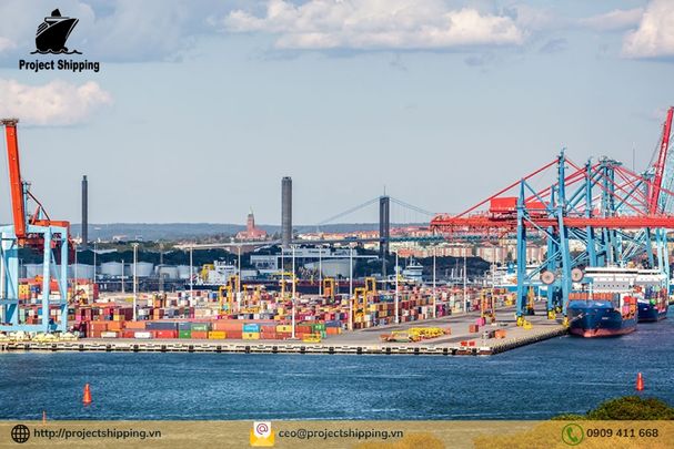 Phụ phí và Local Charge tại Việt Nam