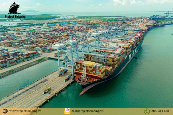 Phụ phí và Local Charge tại Việt Nam