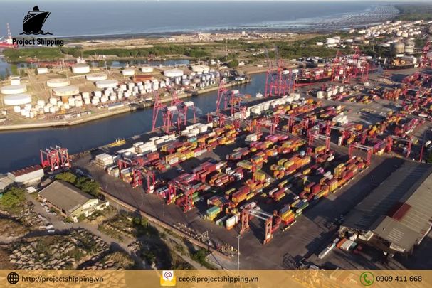 Phụ phí và Local Charge tại Việt Nam