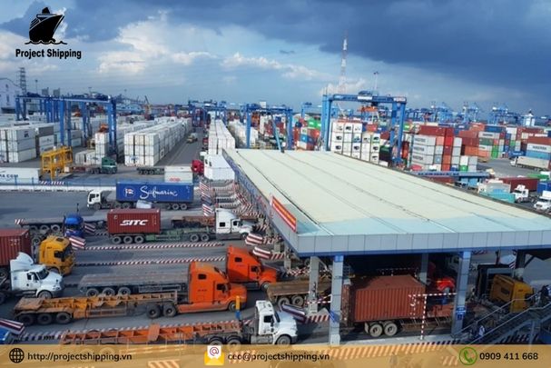 Phụ phí và Local Charge tại Việt Nam