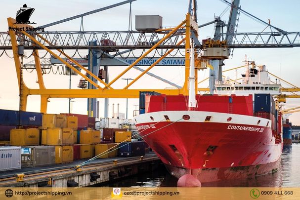 Phụ phí và Local Charge tại Việt Nam