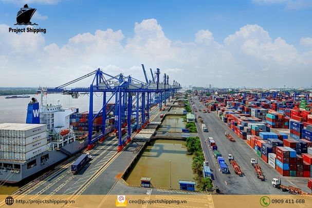 Phụ phí và Local Charge tại Việt Nam