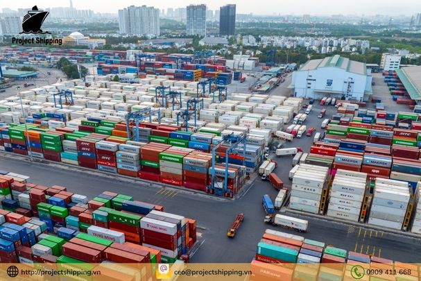 Phụ phí và Local Charge tại Việt Nam