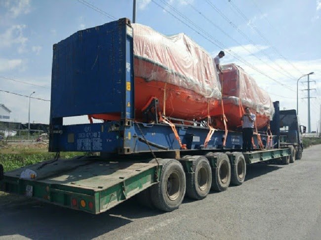 So sánh flat rack và open top - hàng máy móc trên container flat rack