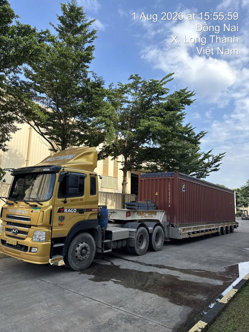 Xe Project Shipping vận chuyển container open top chở hàng tại cảng