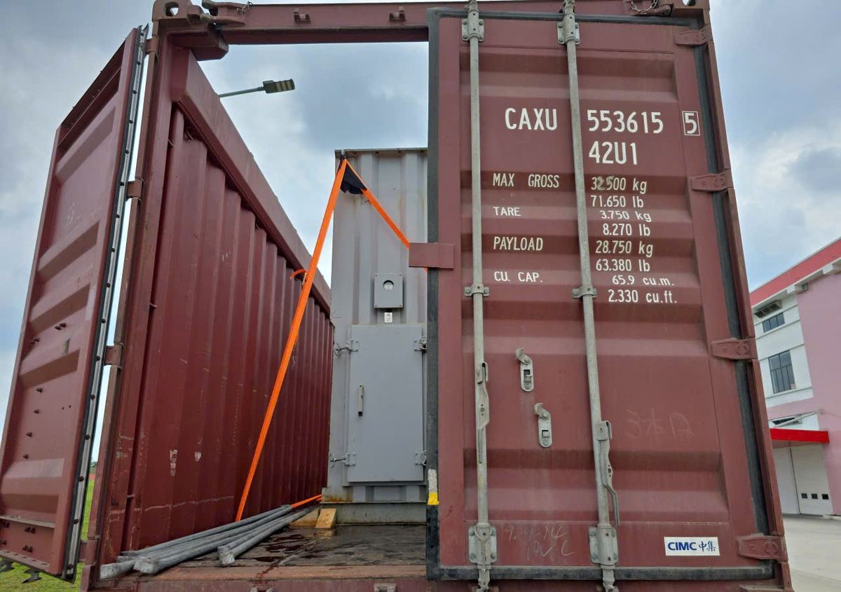 Container open top 40 feet mở cửa, hàng đã chằng buộc dây tăng đơ