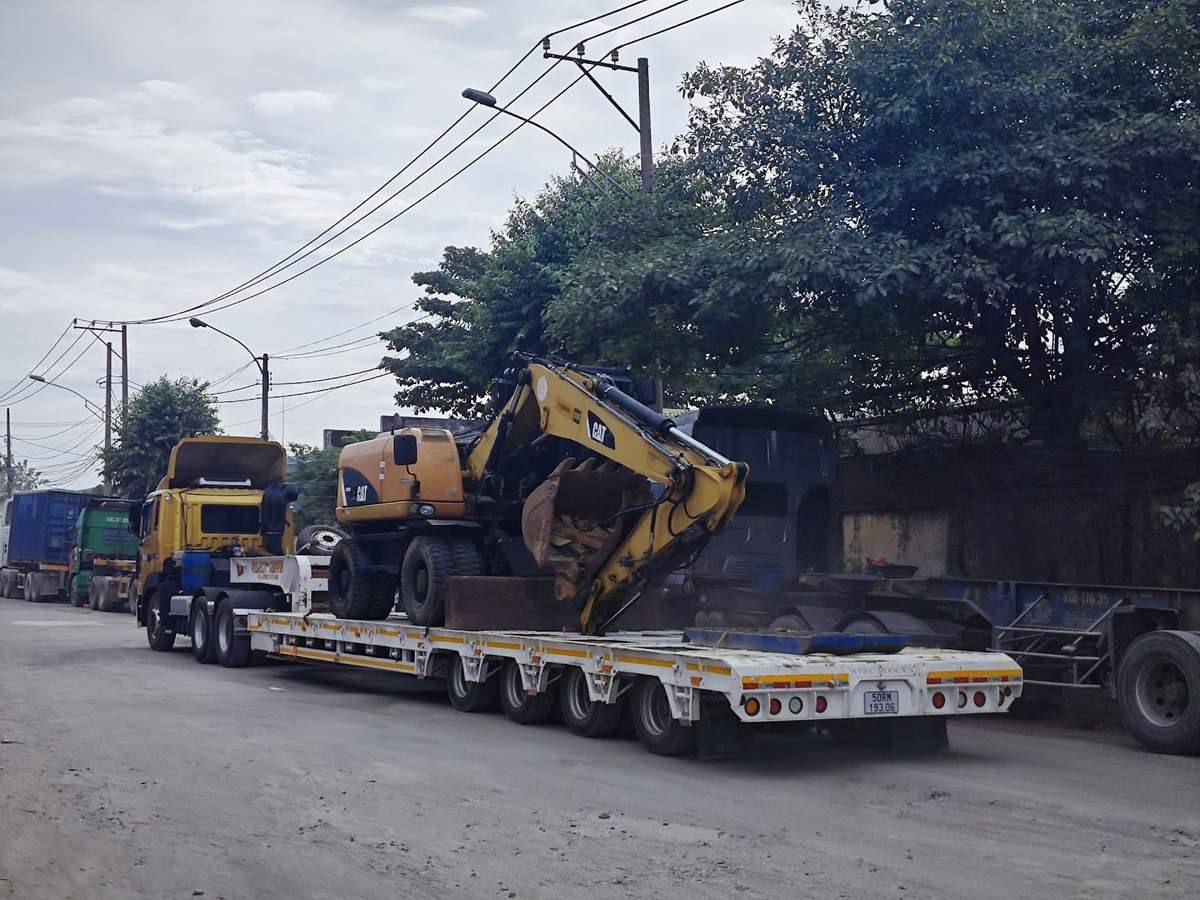 Vận chuyển hàng quá khổ trên đường bằng xe đầu kéo Project Shipping