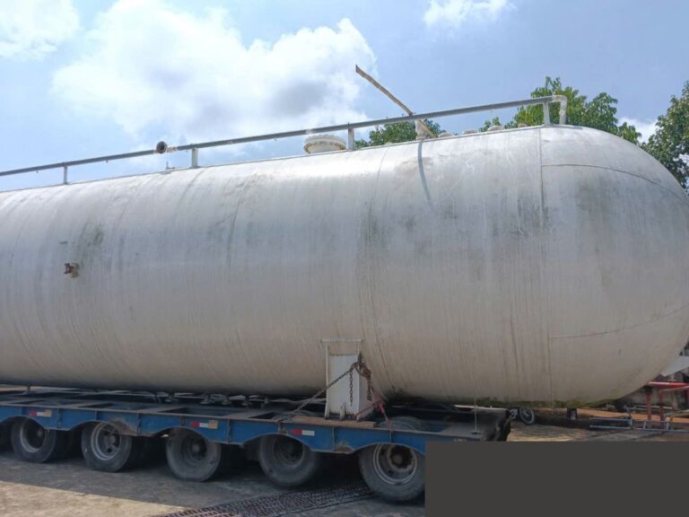 vận chuyển bồn chứa xăng dầu