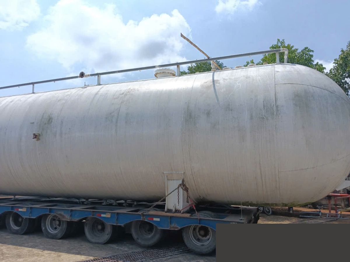 vận chuyển bồn chứa xăng dầu