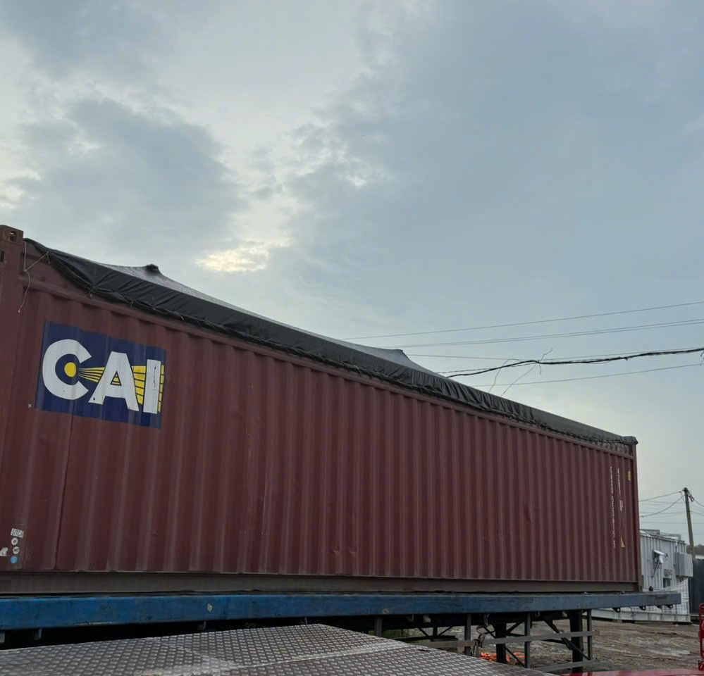 Container Open Top 40 feet phủ bạt mái chờ ra cảng Cát Lái