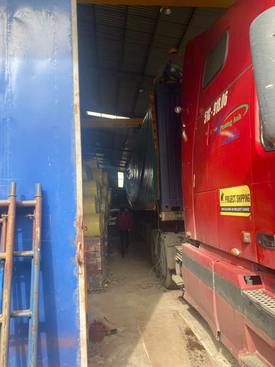 Đầu kéo Project Shipping vào xưởng nhận hàng lò hơi công nghiệp